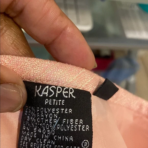 Kasper size 8 Petite Skirt Suit good condition - Picture 4 of 5